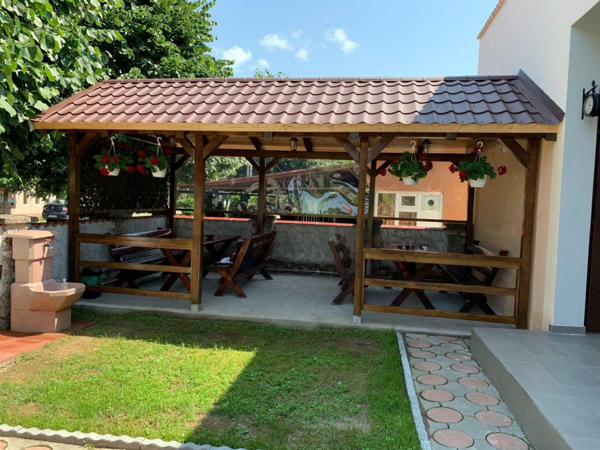Apartamento Casa Roka Ieşelniţa Exterior foto